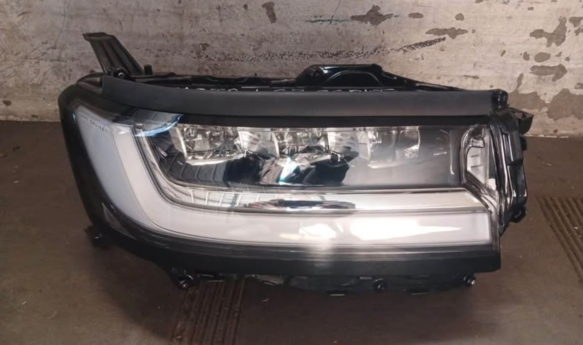 TOYOTA LAND CRUSER LC 300 HEADLIGHT
