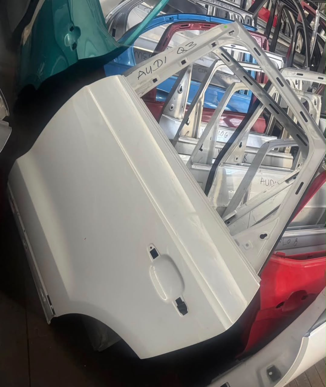 AUDI Q3 LEFT REAR DOOR