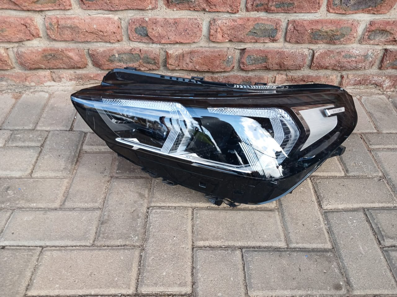 BMW X1 U11 LEFT SIDE HEADLIGHT