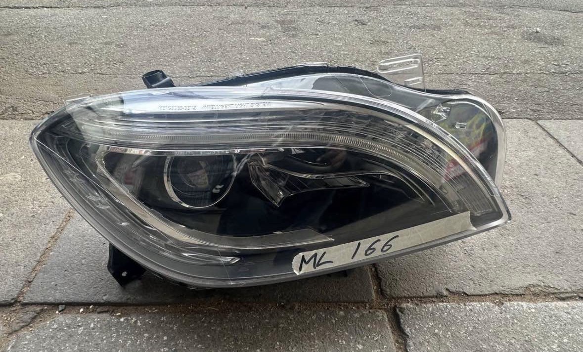 Mercedes Benz 166 ML headlight